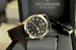 Đồng hồ hãng Victorinox đẳng cấp và sang trọng