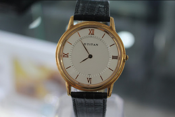 Phân biệt đồng hồ hãng Titan chính hãng