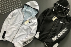 Tình trạng order áo khoác nam hãng Nike